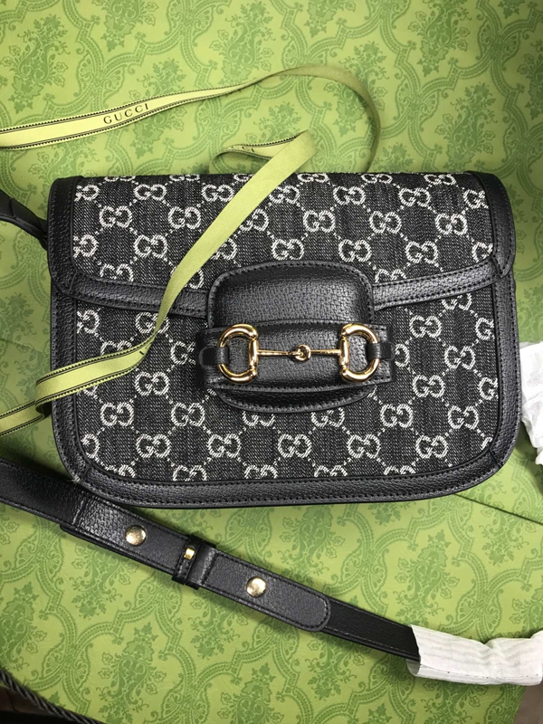 激安グッチバッグコピー背面デザイン